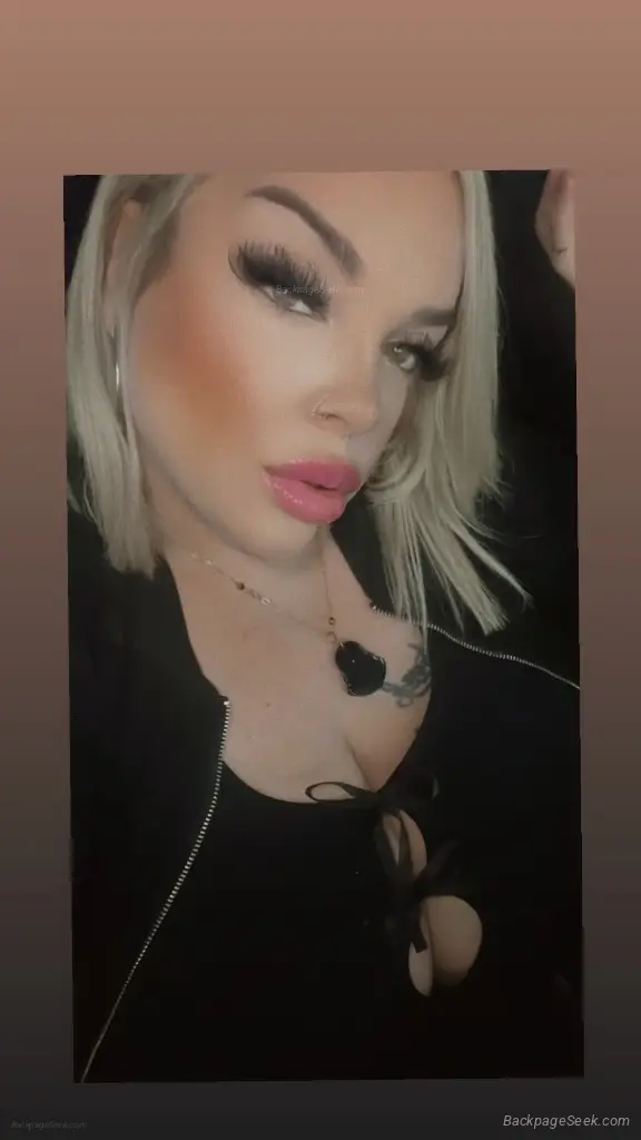 THICK JUiCY BLONDE PLAYMATE