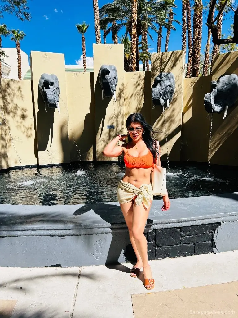 Anahi in Orange County – Women Seeking Men photo 5