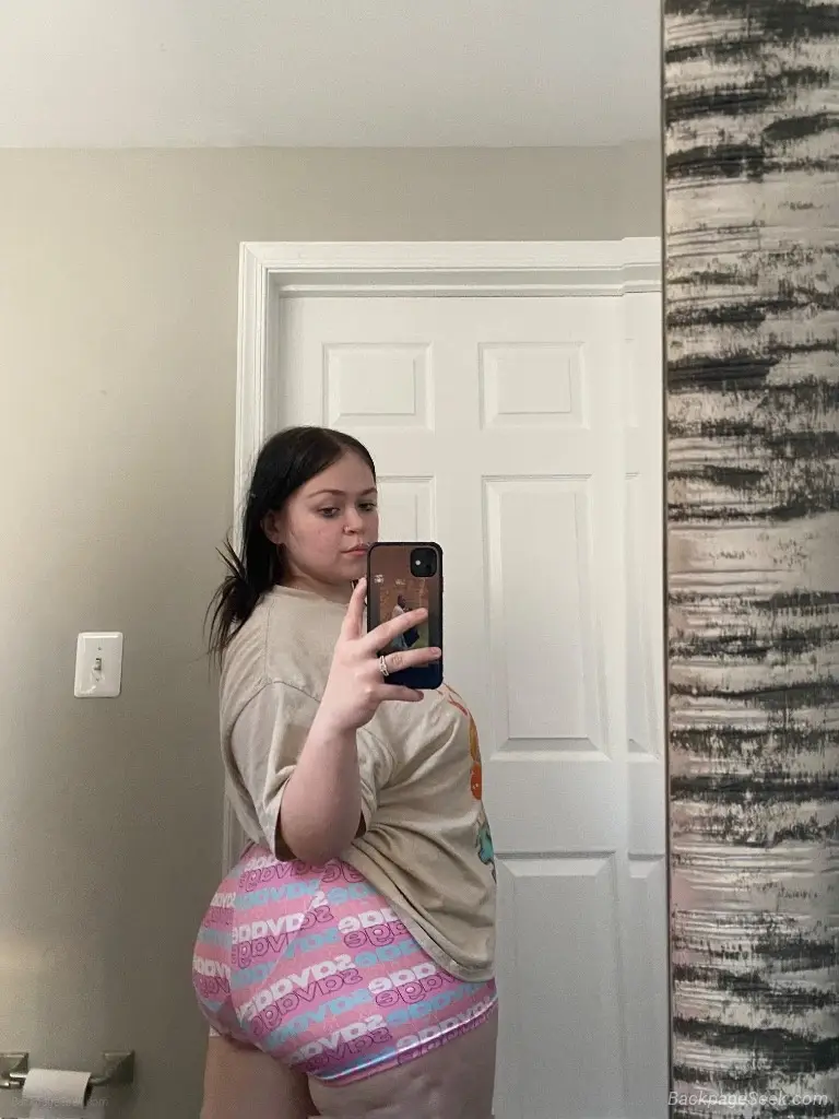 Sweet Big ass, petite & a little addictive come see why
