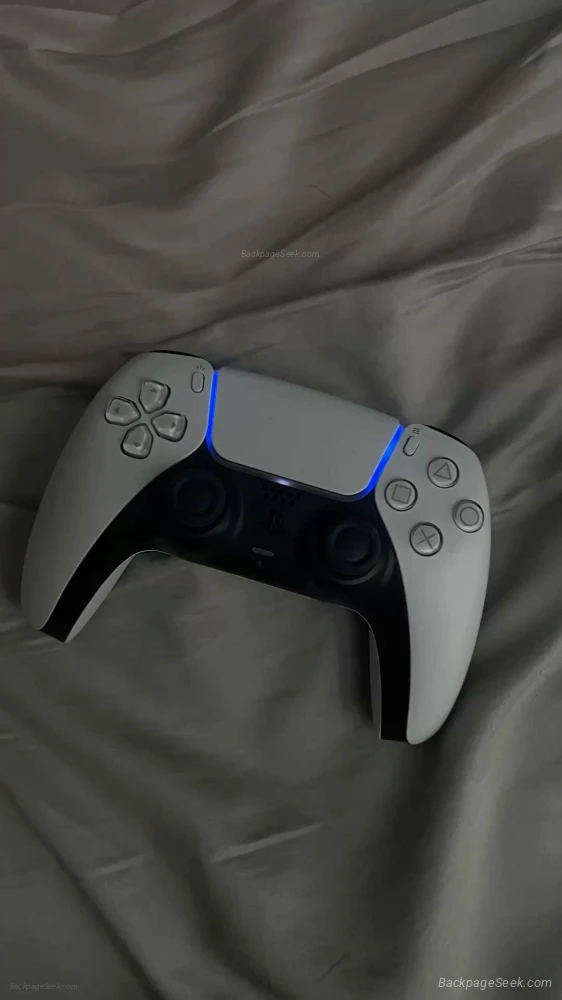 Clean PS5 Slim Disc Edition with 1TB storage in Orlando – Electronics photo 3