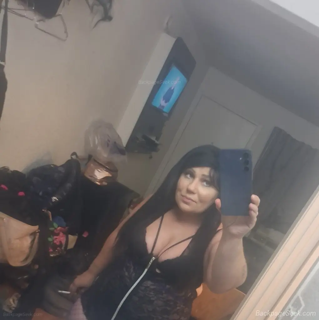 thick juicy and only here for the weekend OUTCALLS ONLY o do... in Palm Springs – Women Seeking Men photo 6