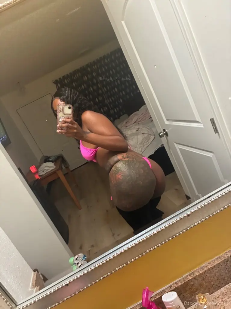 Slippery when Wet in Palm Springs – Women Seeking Men photo 3