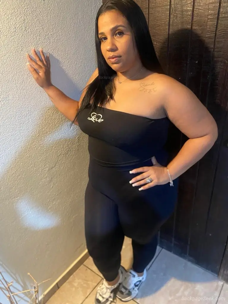 im a sexy latine, im available