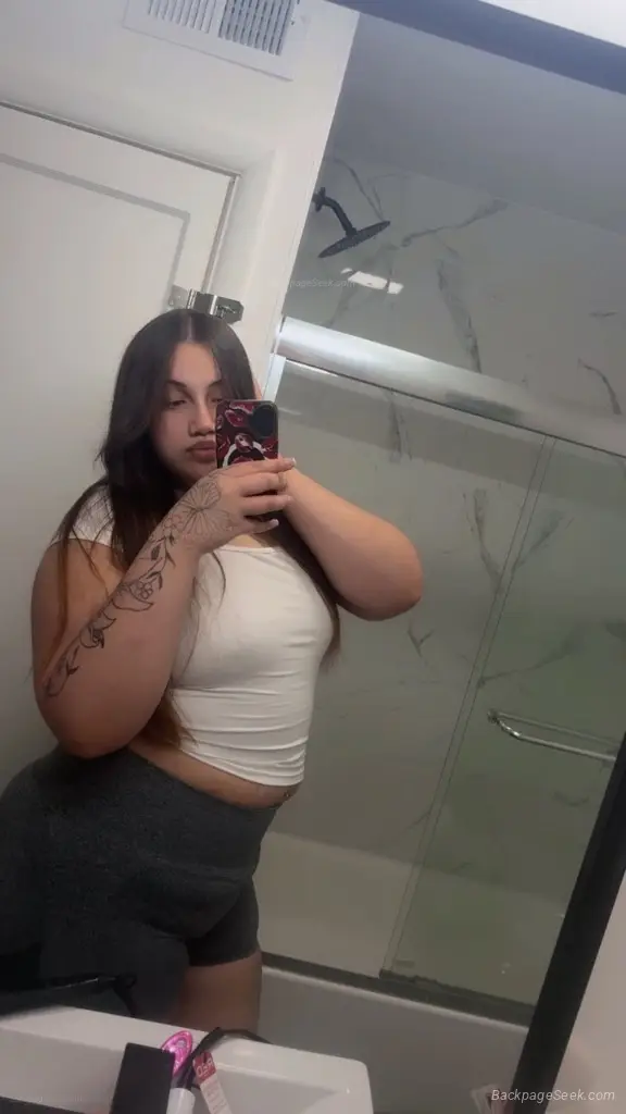 come have sum fun with me young and fun spanish mamii 100 qv... in Philadelphia – Women Seeking Men photo 5
