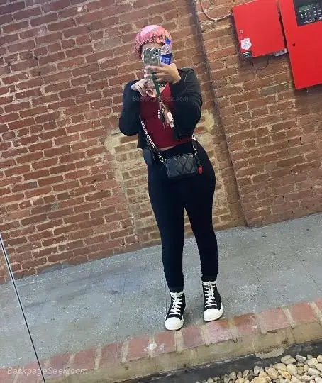 HEAD AND PUSSY A1