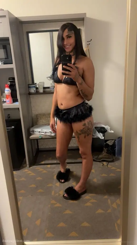 I GOT PRETTY LONG LEGS 4 DAYS sneak away and lets play in Phoenix – Women Seeking Men photo 6