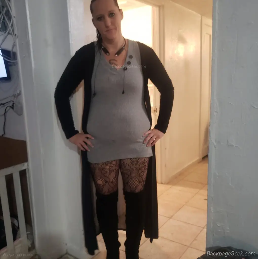 anybody want to fill me up with cum