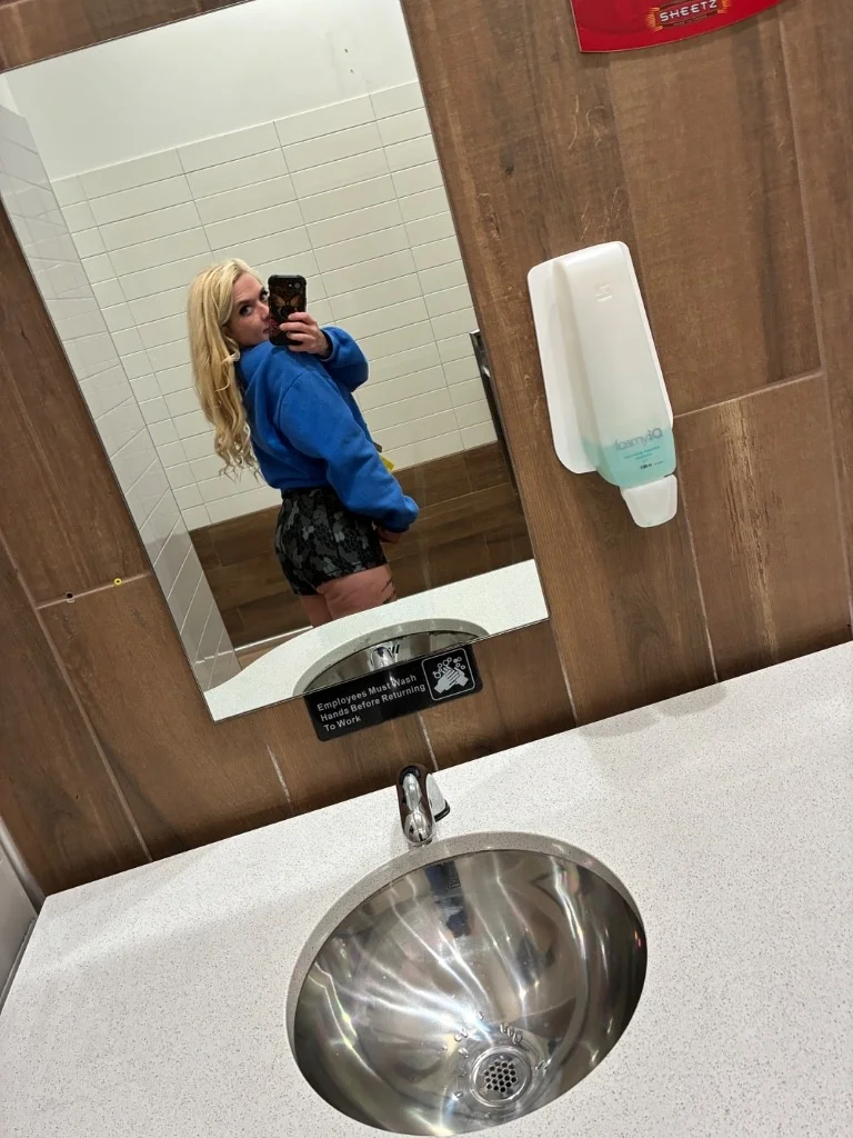 Sexy Submissive Blonde Slut Available MY MAIN PIC IS FROM TODAY - Content