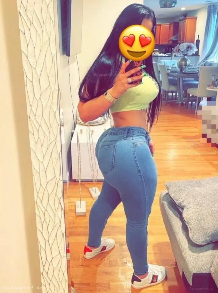 SEXY Y NUEVA LATINA EN EL AREA I AM A SEXY AND REAL GIRL BABY