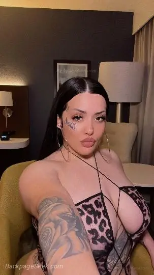 Seductive Latina Playmate