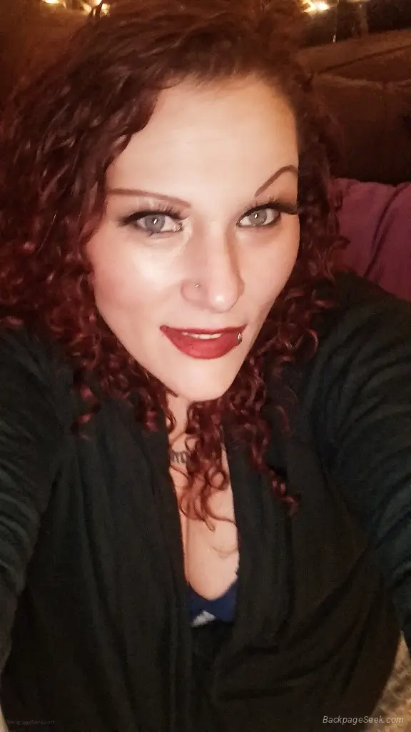 Let Me Put Some Lipstick On Your Dipstick 130qv 200hhr CarDa... in Portland – Women Seeking Men photo 2