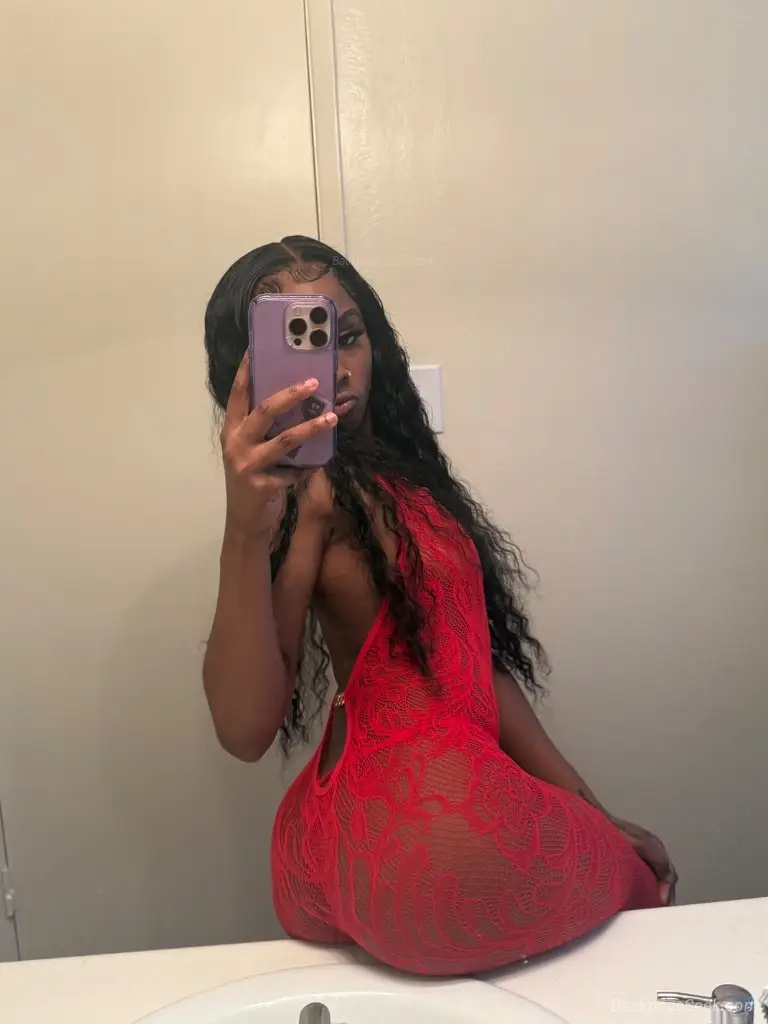 SEXY PETITE FANTASY GIRL WET CREAMY INCALL and OUTCALLS FETI... in Portland – Women Seeking Men photo 2