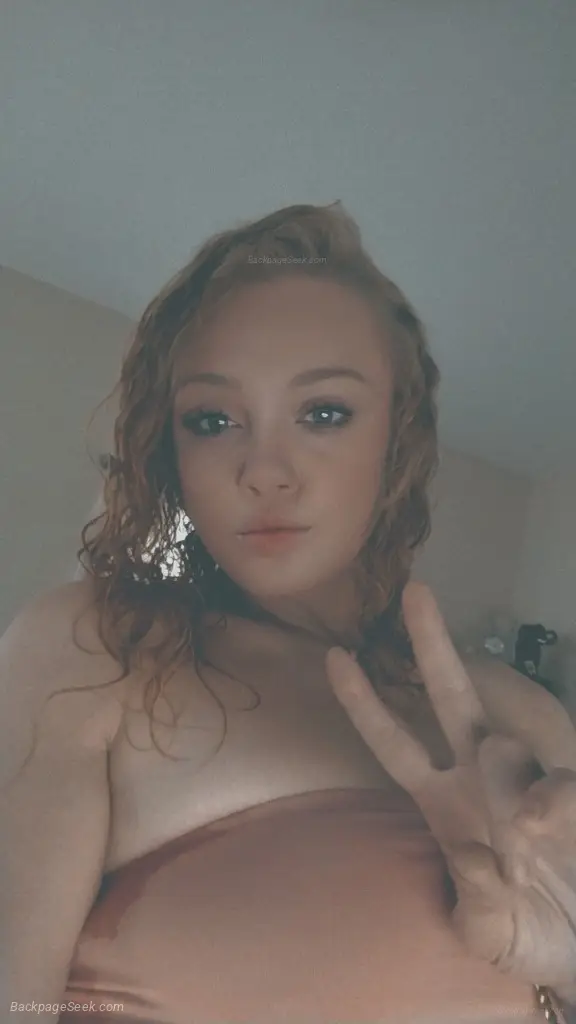 blonde petite Goddess