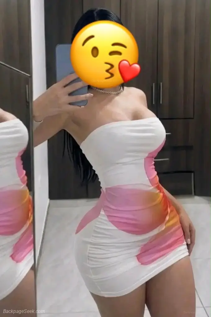 Hii I m Emily Sexy Colombian visiting the city in Queens – Women Seeking Men photo 2