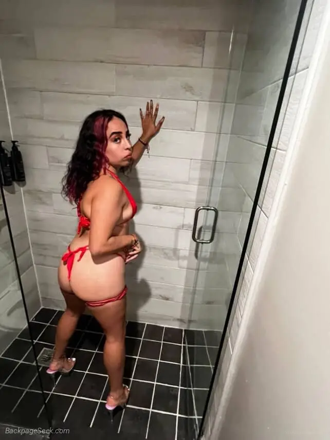 CUM STRETCH MY TIGHT LITTLE HOLES HERE FOR A GOOD TIME NOT A in Queens – Women Seeking Men photo 3