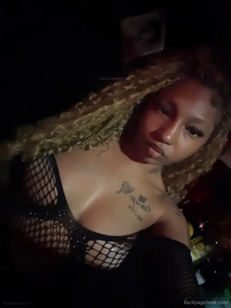 SEXY LIGHTSKIN TATTED MAMII in Queens – Women Seeking Men photo 2