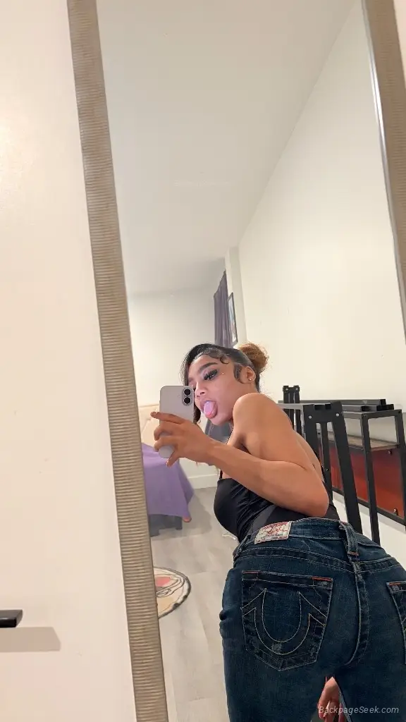 I think there is a version of me that only comes out when yo... in Raleigh – Women Seeking Men photo 2