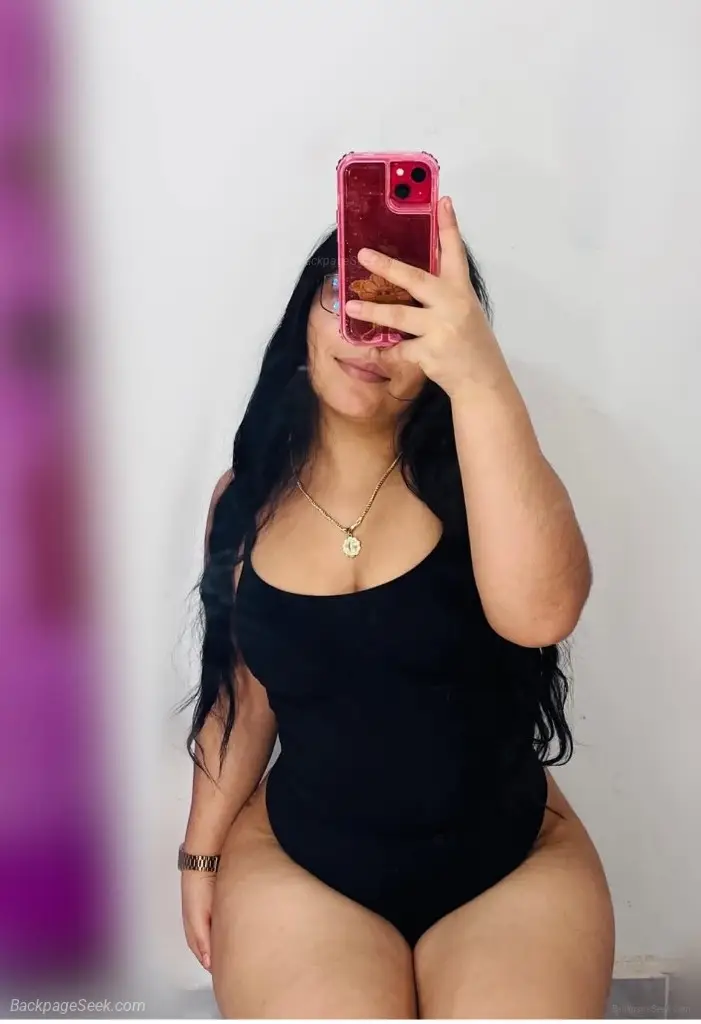 Hola mis amores in Raleigh – Women Seeking Men photo 4
