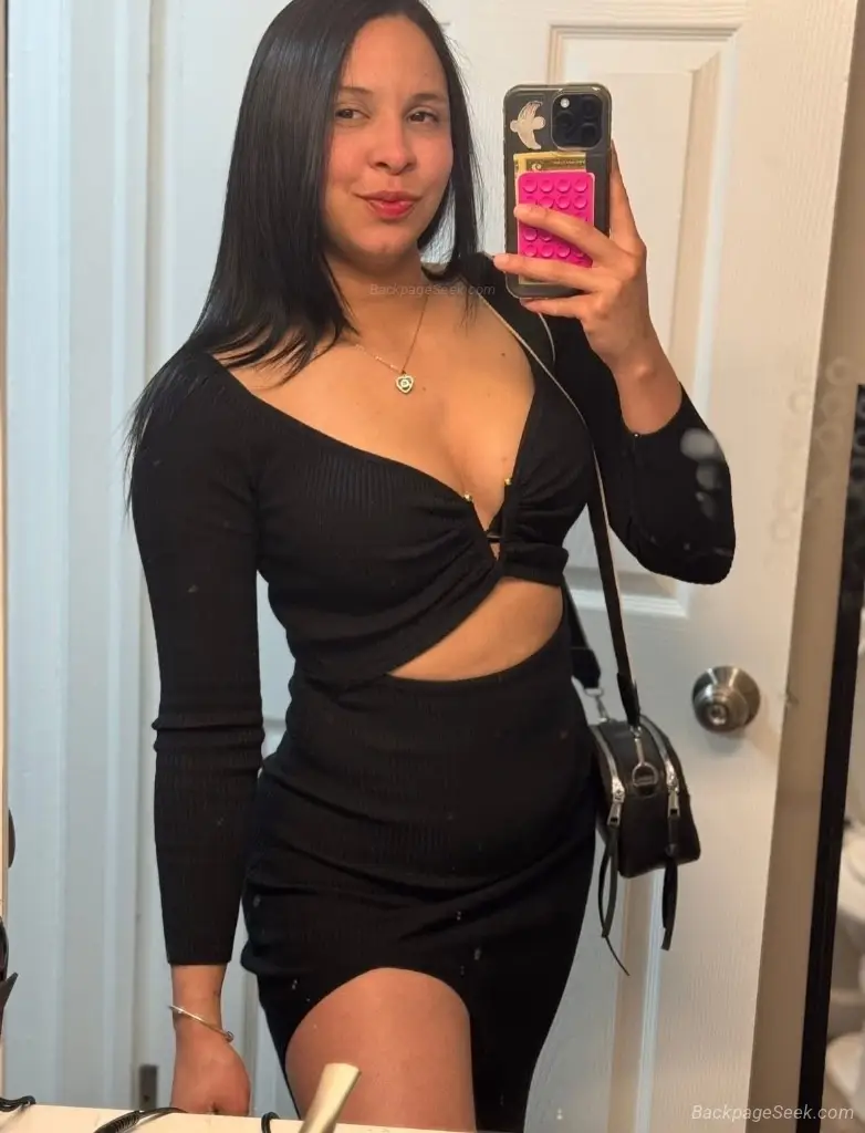 Hi im latina girl available to fulfill all your desires big... in Raleigh – Women Seeking Men photo 3