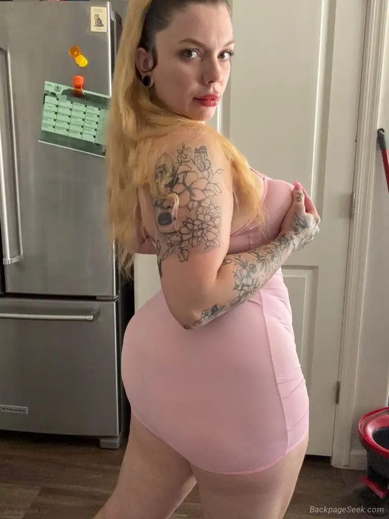AVAILABLE NOW thick snow bunny in Raleigh – Women Seeking Men photo 5