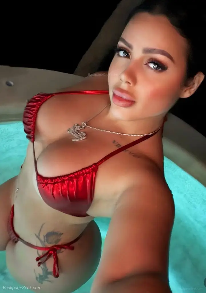 latina joven y coqueta con lindo cuerpo fotos reales