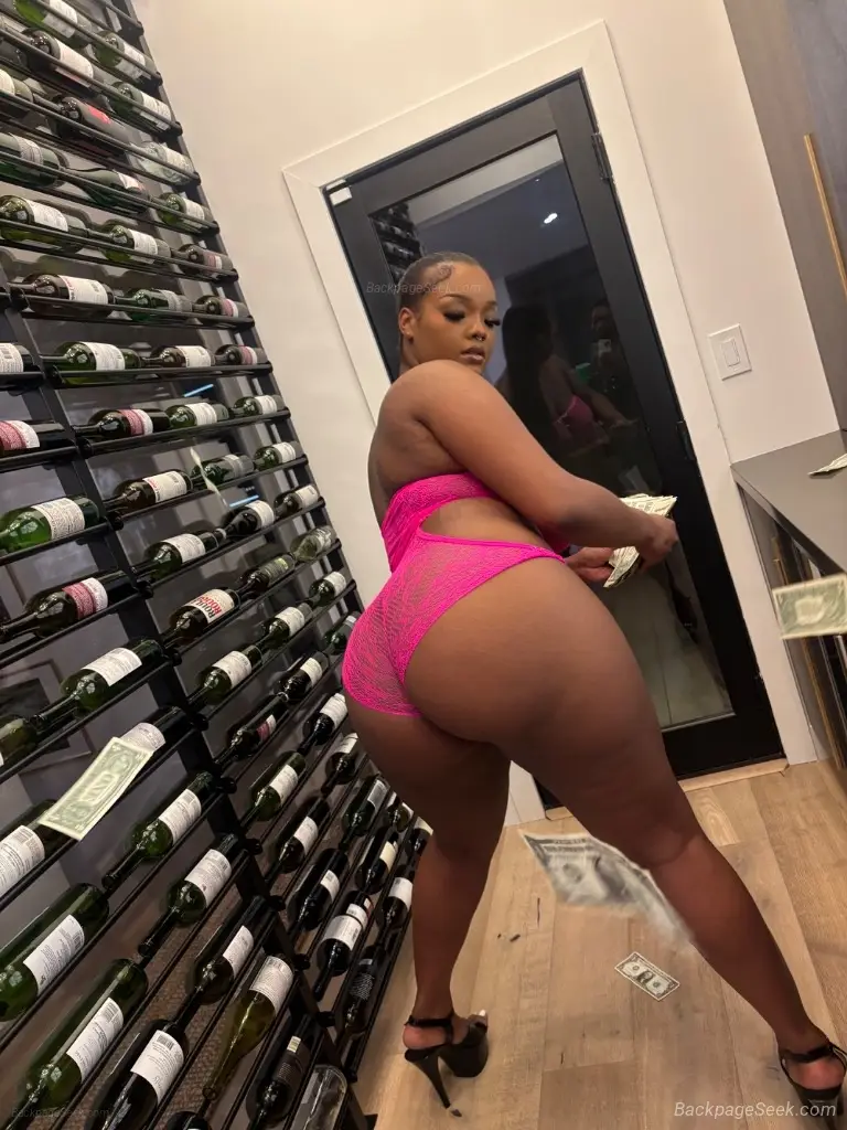 XXX NEW IN TOWN READY TO PLAY XXX MAKE ME SQUIRT DADDY