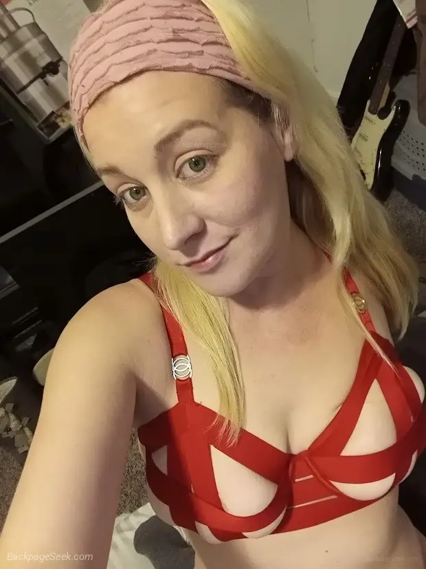 Available 24/7 Sexy Hot Girl SPECIAL