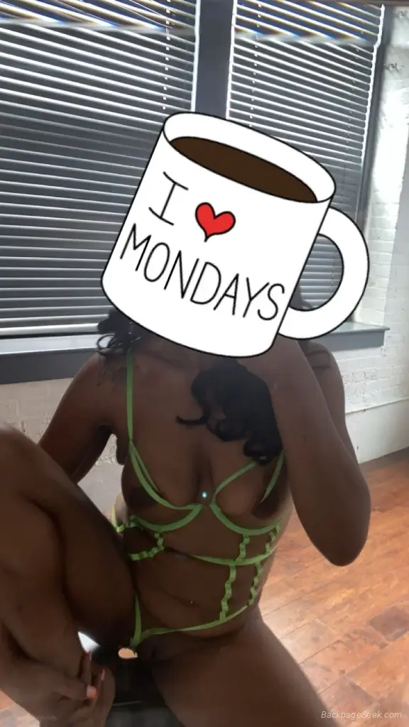 CUM BRING ME THAT STIFF DICK THE MIAMI MOUTH IS IN TOWNNN in Rochester – Women Seeking Men photo 2
