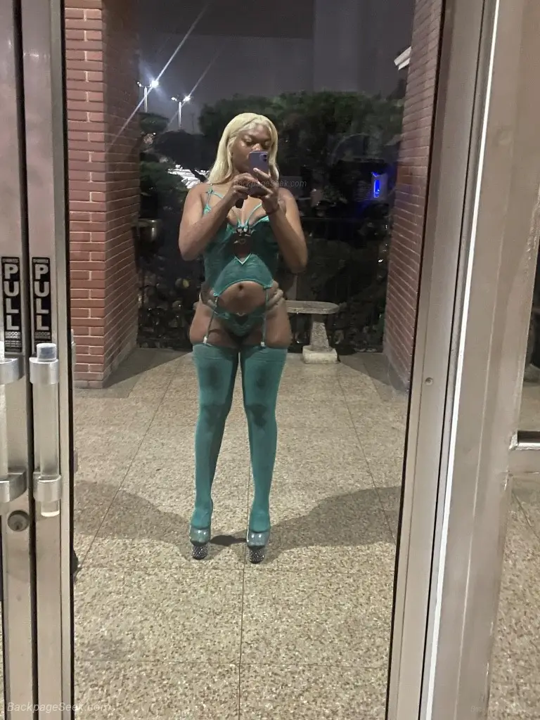 thicc curvy horny throat in Sacramento – Women Seeking Men photo 4