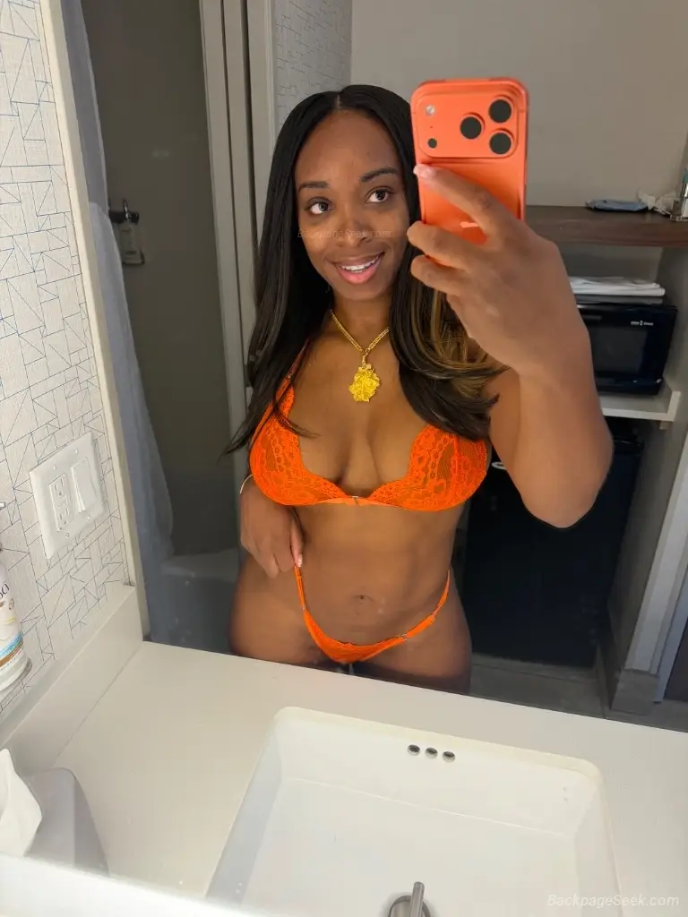 College Hottie With the Body Waiting For Company in Salt Lake City – Women Seeking Men photo 4