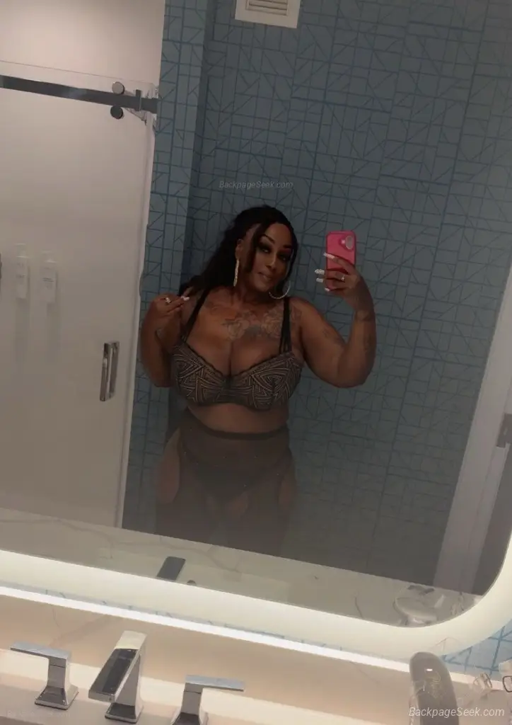 Bigg Booty H CUP Hottie VISITING TOWN INCALL Special