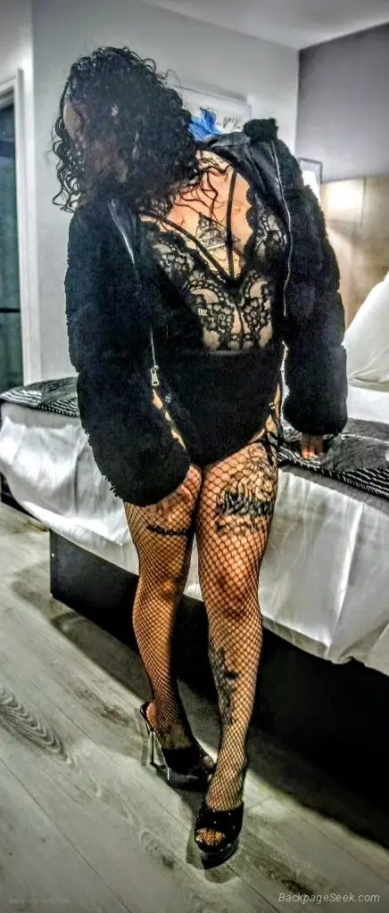 IM IN TOWN SEXY LATINA LAST CALL 4AM in San Diego – Women Seeking Men photo 4