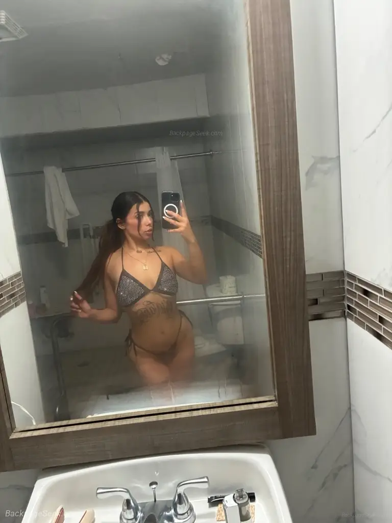 Petite spicy Latina in San Fernando Valley – Women Seeking Men photo 5
