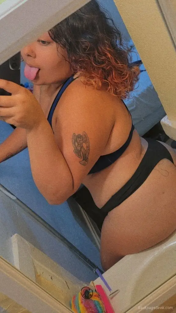 sexy shy latina looking for house and car fun