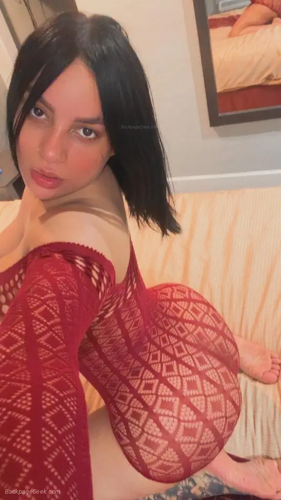LATINA BIEN RICA Y CACHONDA EN TU ZONA