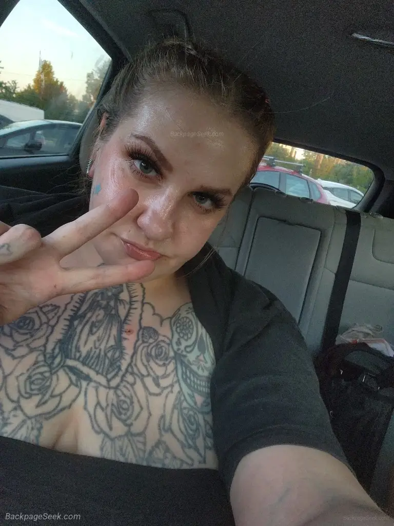 fat slut with fat butt fat pussy and fat tits wants to help... in Seattle – Women Seeking Men photo 3