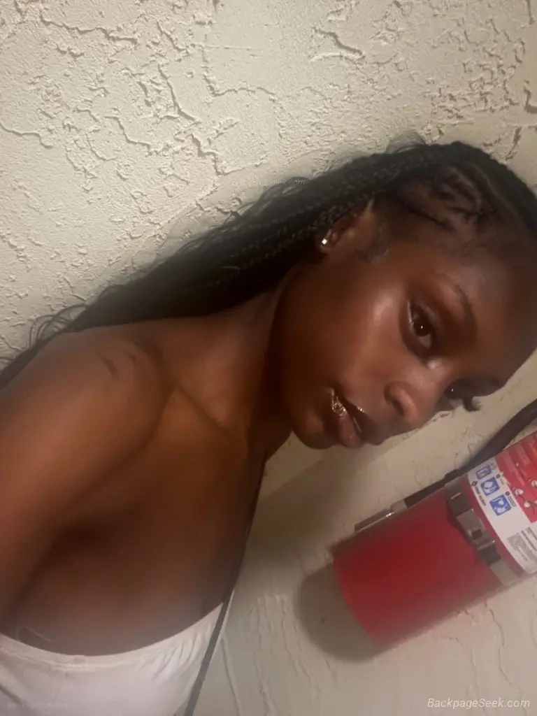 sexy slim babe in Seattle – Women Seeking Men photo 5