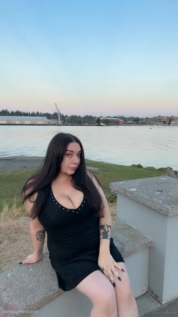 A breast lovers dream girl Come see why they call me the BES... in Seattle – Women Seeking Men photo 4