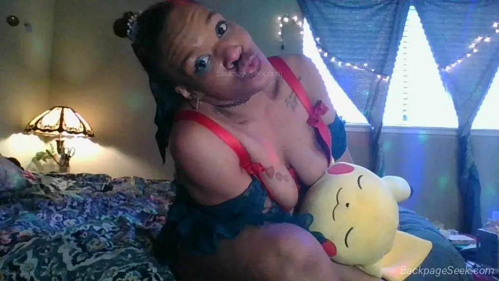 vulernable curious sexy ready me for a good time Papi in Seattle – Women Seeking Men photo 4