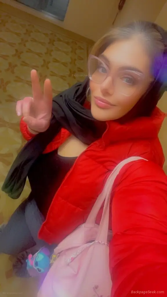 2 Pretty Ass Woman LolaKat My BlowJobs come w an EyeRoll in South Jersey – Women Seeking Men photo 6
