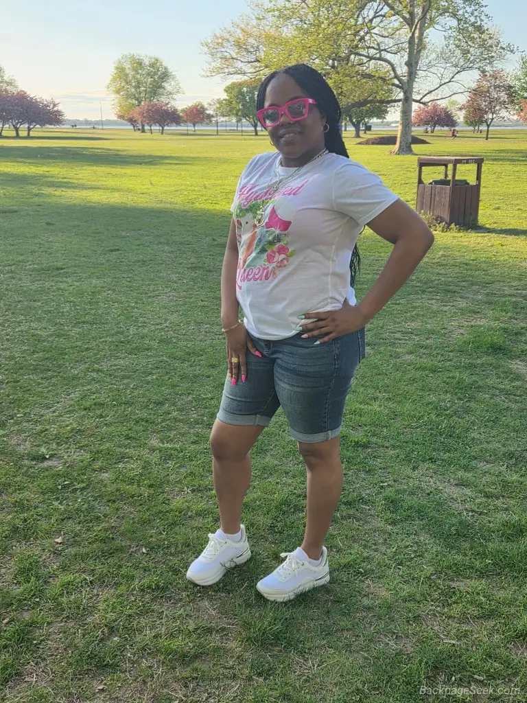 strawberry cupcake come have fun in South Jersey – Women Seeking Men photo 2