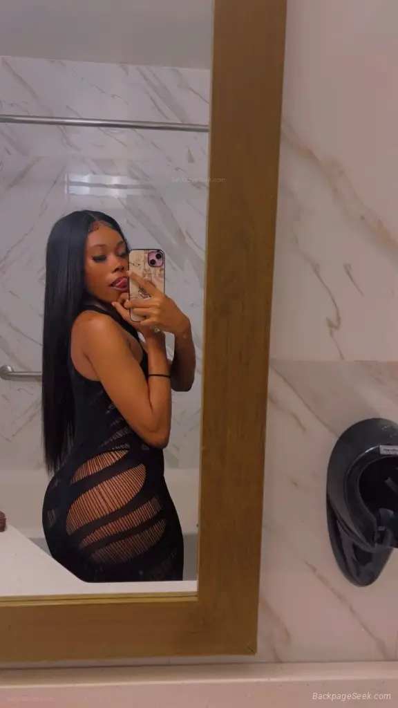 NEW IN TOWN SEXY SATURDAYS BEST pussyy In THE WORLD with a tight