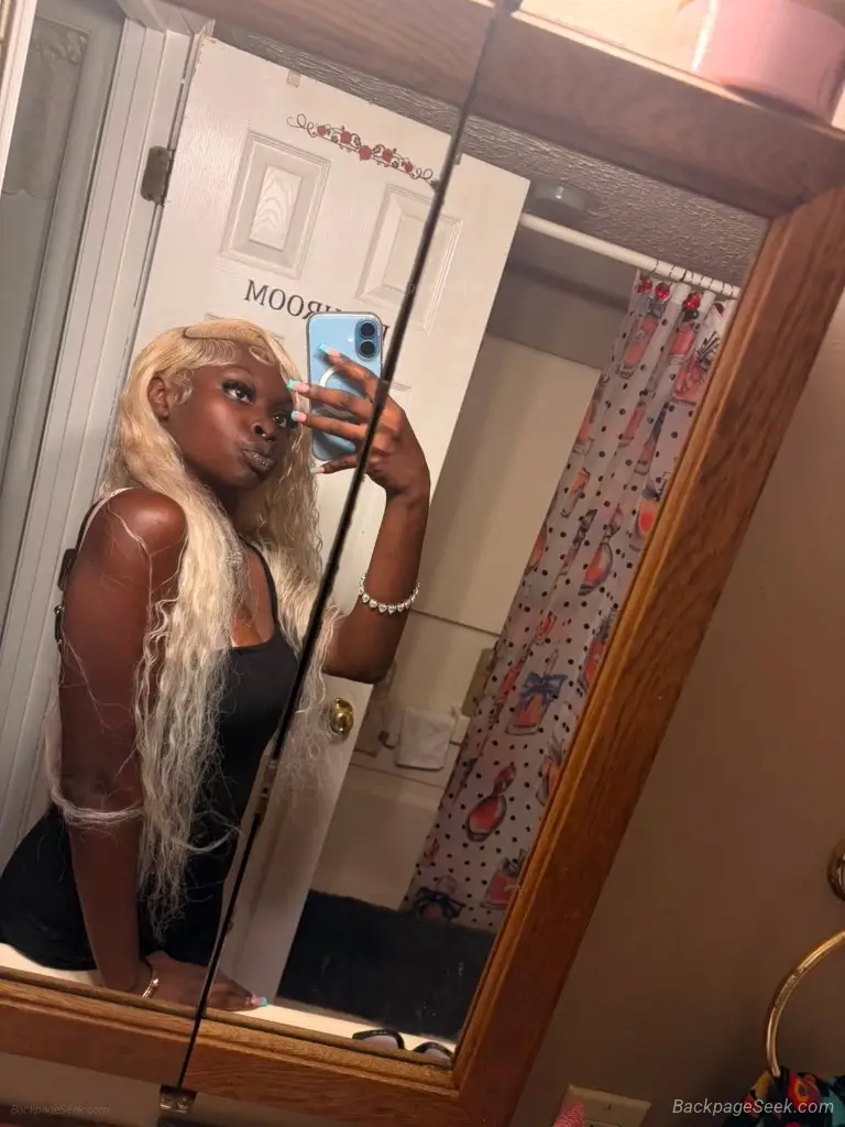 i love to eat dick up your car only yumm do you like chocola... in Southern Maryland – Women Seeking Men photo 2