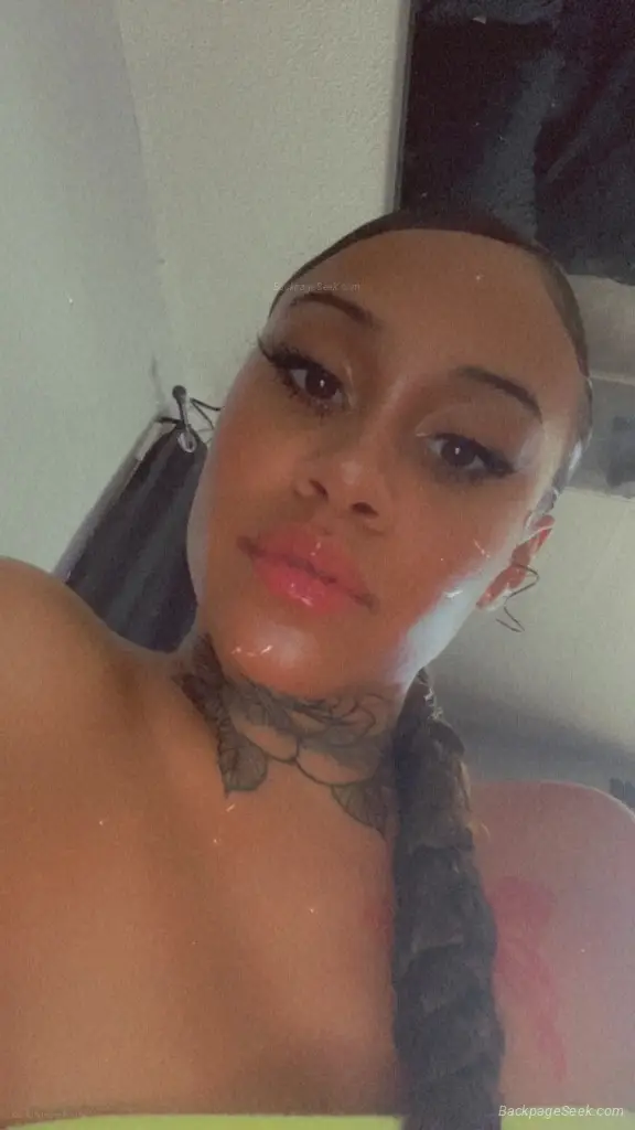 Young and petite in Tacoma – Women Seeking Men photo 4