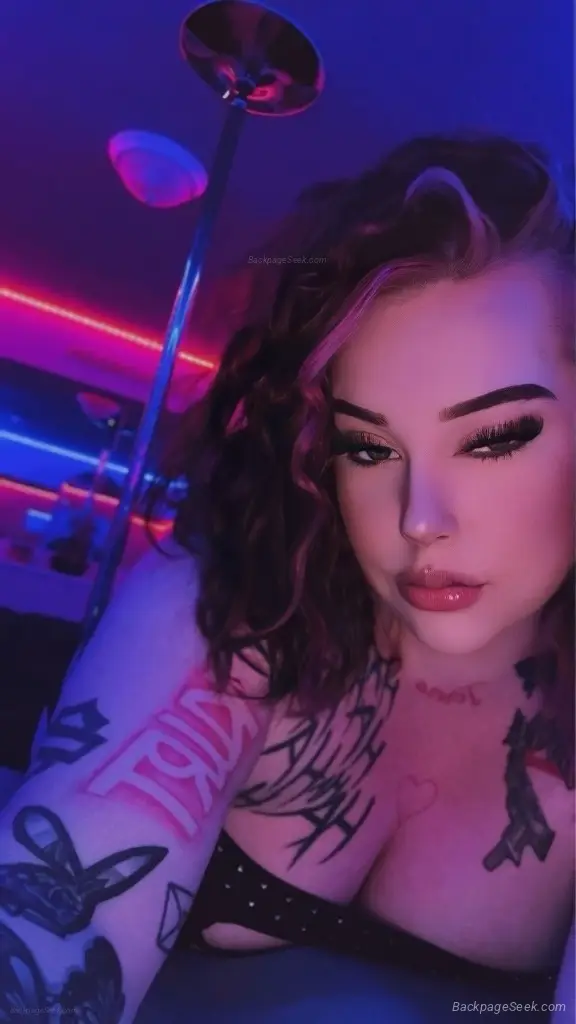BUSTY WET & SEXY CHRISTIE CARTER D Cup Super Freaky soaking wett