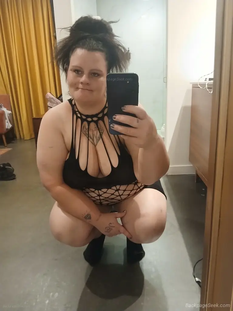 looking for a women who loves to go to Greece in Tacoma – Women Seeking Men photo 2