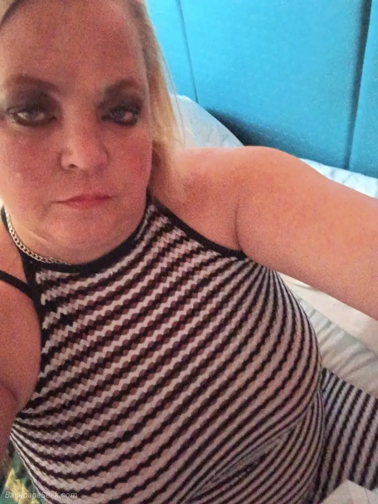 TGIF Labor Day weekend is here Come enjoy your hard earned t... in Tampa – Women Seeking Men photo 4