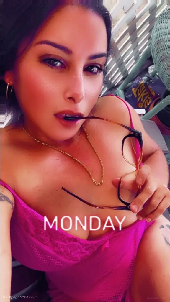 Touch me gently and make me soaking wet I want you to lick m... in Tampa – Women Seeking Men photo 6