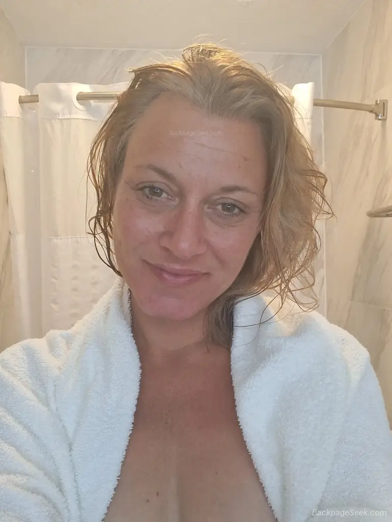 IM IN SPRING HILL TODAY MOUTH WIDE OPEN WHO WANTS IT in Tampa – Women Seeking Men photo 2