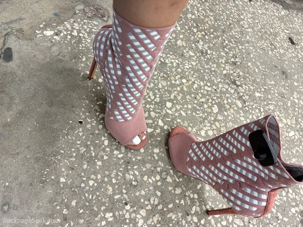 Change in pace Where are my PLEASERSIn DIRE need of a massag... in Tampa – Women Seeking Men photo 6